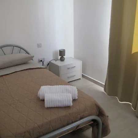 Let Me Host - Rue D'argens *
