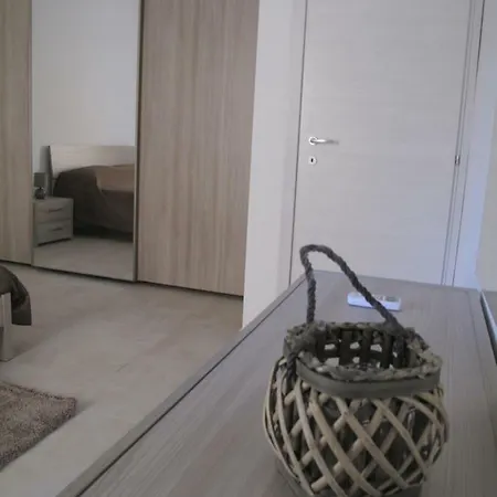 Let Me Host - Rue D'argens