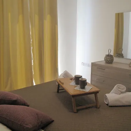 Let Me Host - Rue D'argens Gzira
