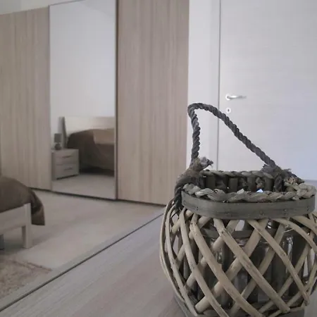 Let Me Host - Rue D'argens *
