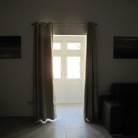 Let Me Host - Rue D'argens アパート