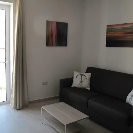 Let Me Host - Rue D'argens アパート